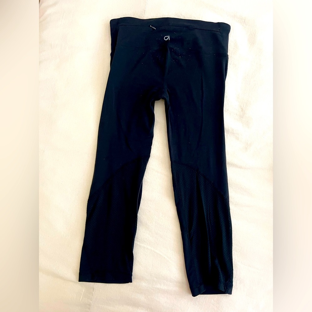 Black GapFit capri workout pants. Size XS